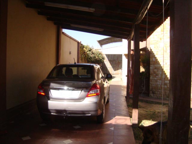 Casa en La Chimba en Cochabamba 7 dormitorios 8 baños 6 parqueos Foto 2