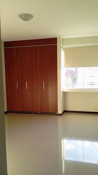 Departamento en AlquilerCondominio Kalamari,Barrio Equipetrol, calle Tucuman (6 oeste), departamento 104, entre Nicolas Ortiz y Plaza Italia 3 dormitorios 2 baños 1 parqueos Foto 9