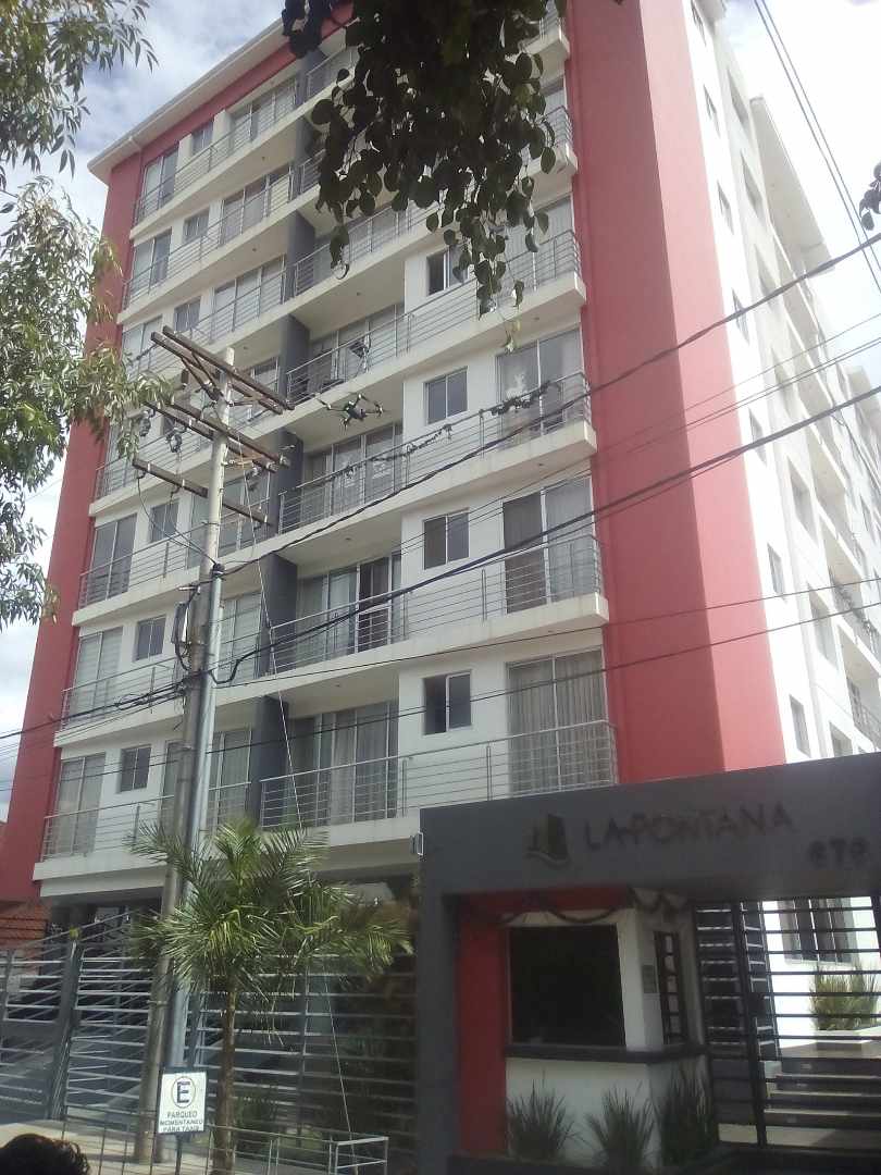 Departamento en Queru Queru en Cochabamba 3 dormitorios 3 baños  Foto 2