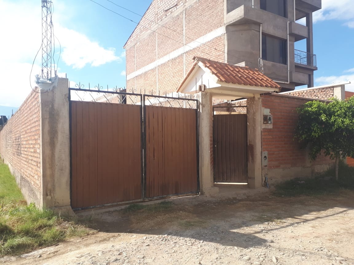 Casa en Colcapirhua en Cochabamba 10 dormitorios 2 baños 5 parqueos Foto 4
