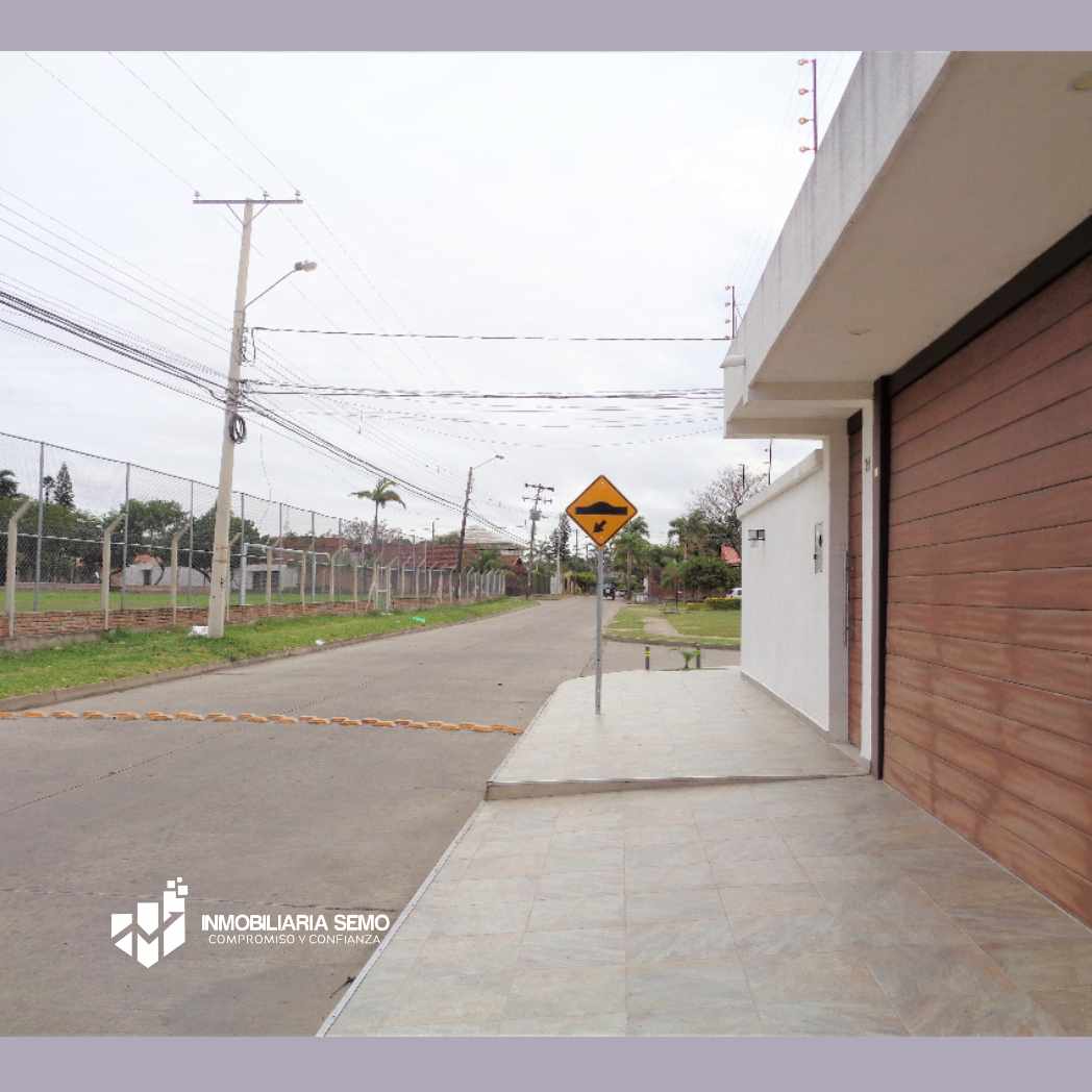 Departamento Ubicado en la zona Este Barrio Residencial Polanco entre 3er y 4to anillo Foto 6