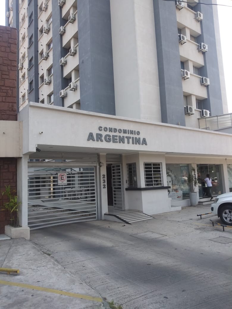Departamento en AlquilerAv. argentina  3 dormitorios 3 baños 1 parqueos Foto 1