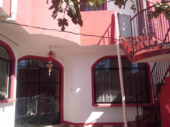 Casa en VentaBarrio San Bernardo calle 20 de agosto entre pasaje santa lucia y calle av. san cristobal 6 dormitorios 4 baños 1 parqueos Foto 6