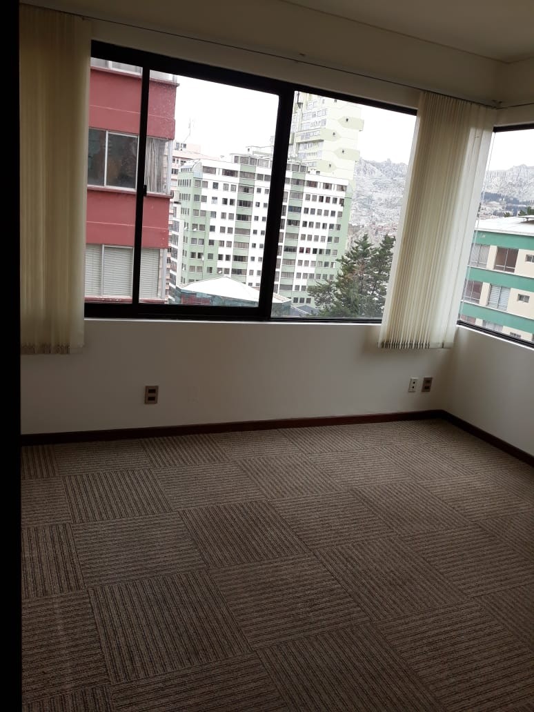 Oficina en San Jorge en La Paz 6 dormitorios 2 baños  Foto 7
