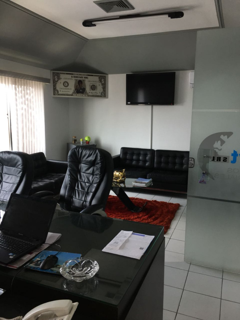 Oficina Ave. Monseñor Rivero #359 Edif. Milenio Foto 9