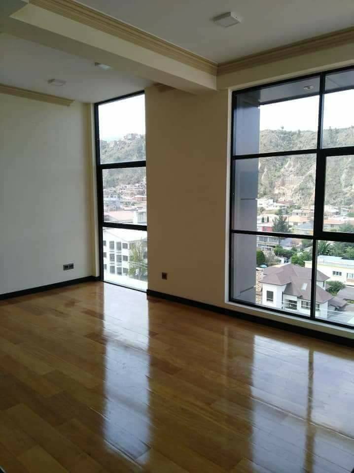 Departamento en Irpavi en La Paz 3 dormitorios 3 baños 1 parqueos Foto 8