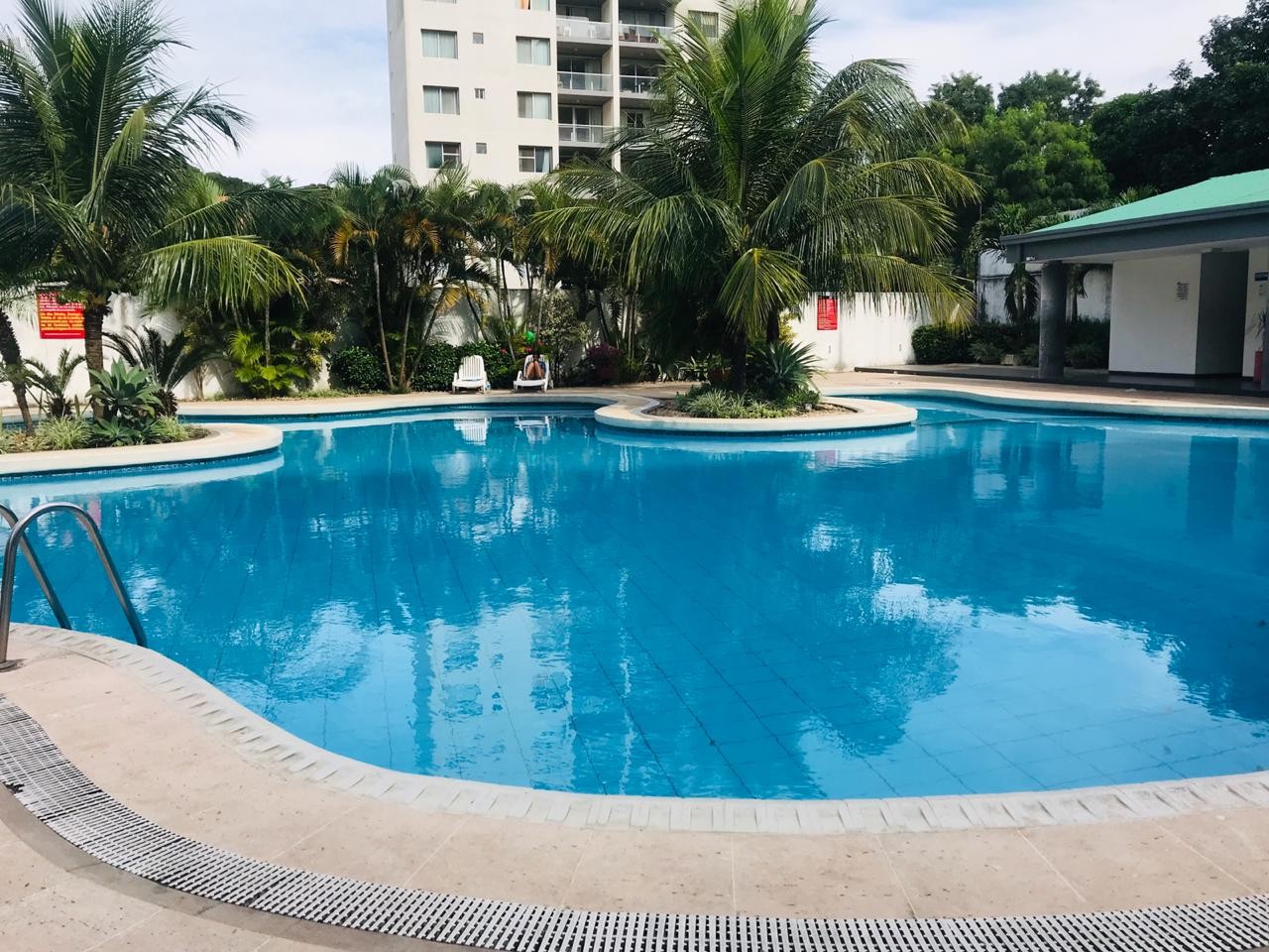 Departamento en AlquilerCONDOMINIO CURUPAU III Av. Roca y Coronado 2 dormitorios 2 baños 1 parqueos Foto 4