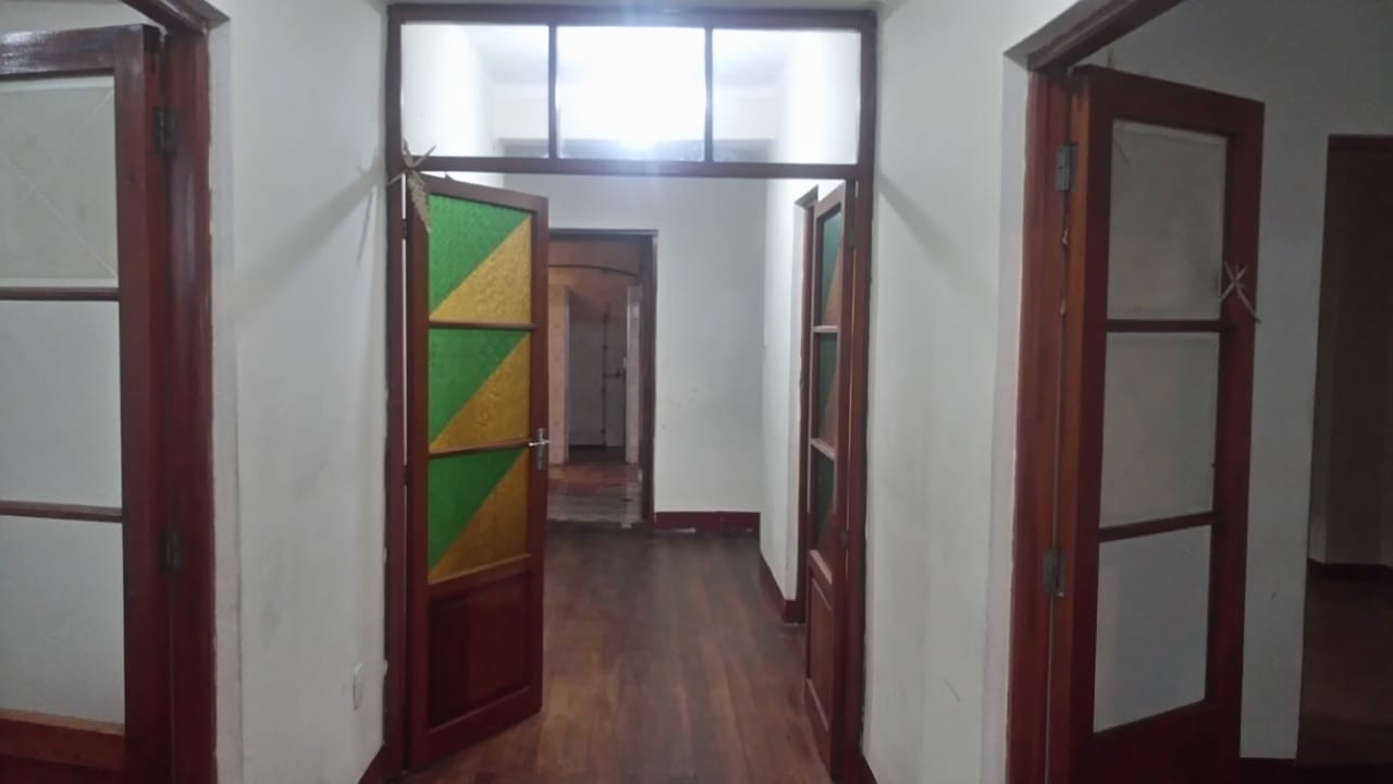 Departamento en Centro en La Paz 4 dormitorios 2 baños  Foto 2
