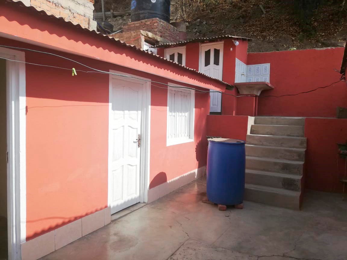 Casa en Ushpa Ushpa en Cochabamba 8 dormitorios 2 baños  Foto 3