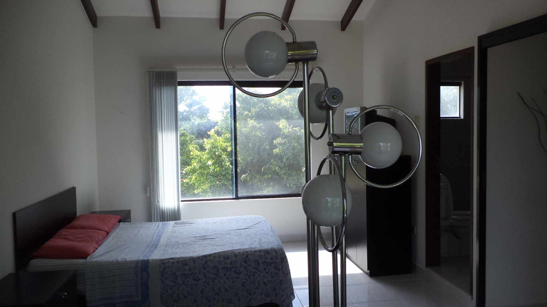 Casa en Urubó en Santa Cruz de la Sierra 3 dormitorios 5 baños 3 parqueos Foto 6