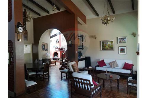 Casa en Sacaba en Cochabamba 20 dormitorios 4 baños 1 parqueos Foto 3