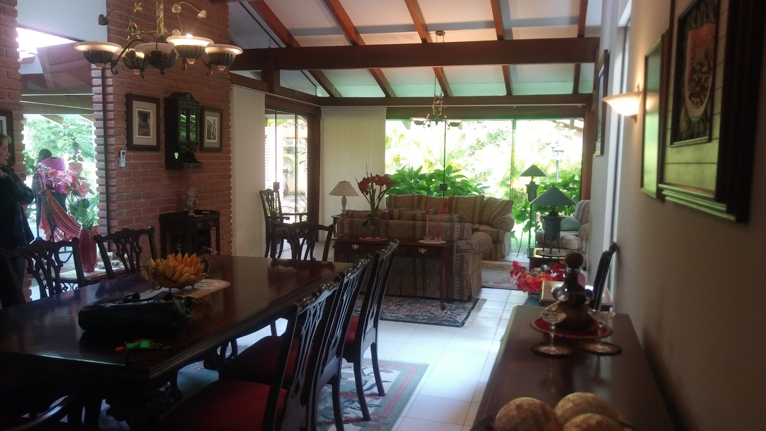 Casa en VentaLUJOSA Y AMPLIA CASA CONDOMINIO VERONA, DOBLE VIA DETRÁS DE UNITEL 4 dormitorios 4 baños 2 parqueos Foto 15