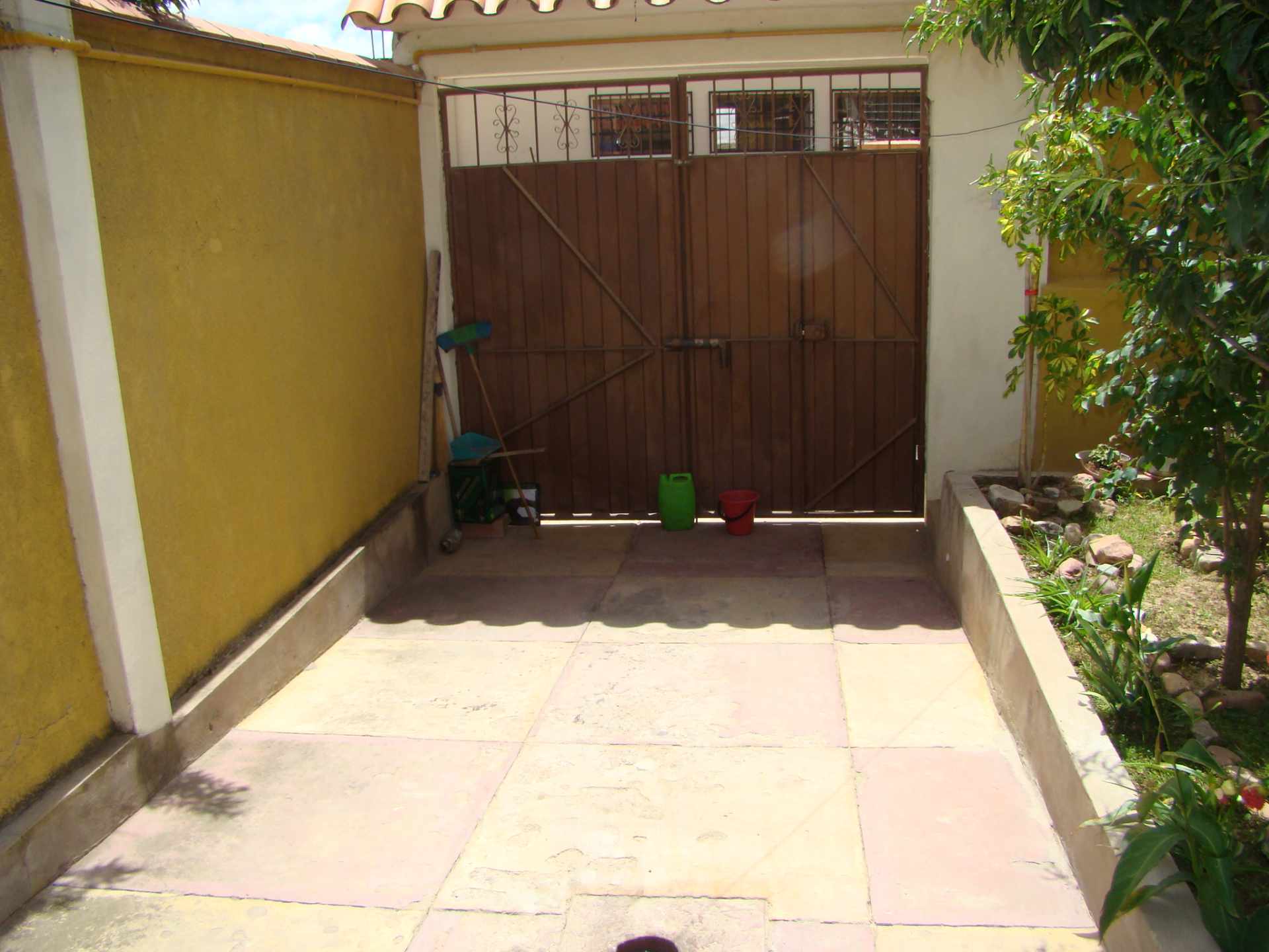 Casa en Sucre en Sucre 4 dormitorios 3 baños 1 parqueos Foto 5