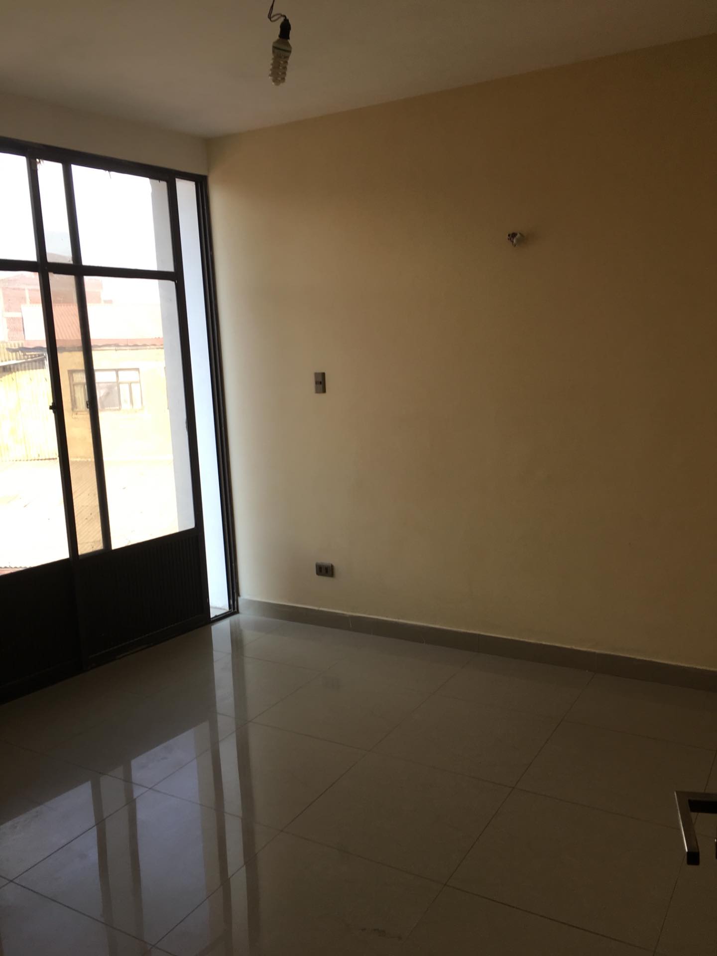 Casa en VentaRepública y 6 de agosto c/ moxos  15 dormitorios 11 baños 2 parqueos Foto 3