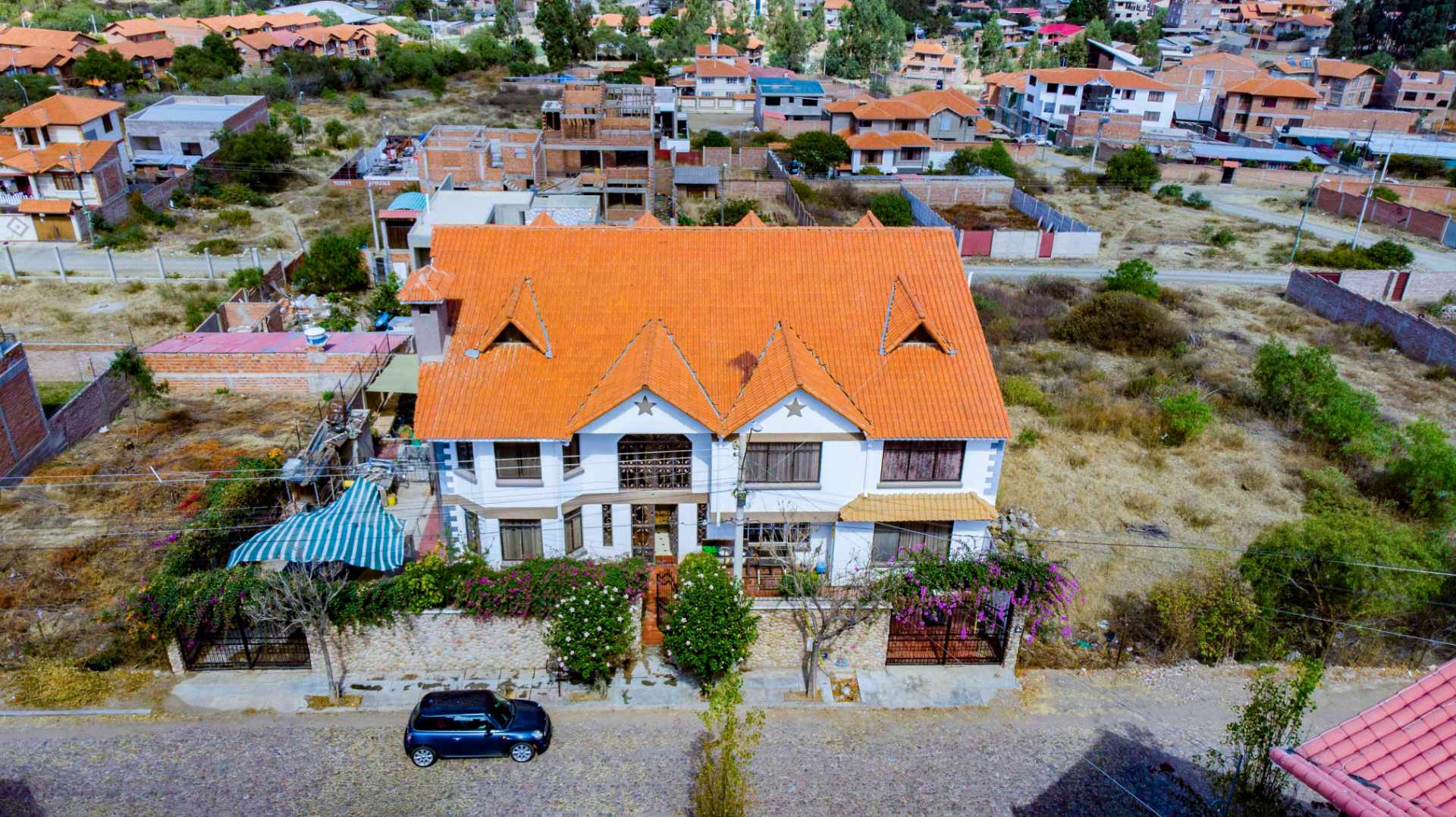 Casa en Sacaba en Cochabamba 9 dormitorios 9 baños 3 parqueos Foto 16