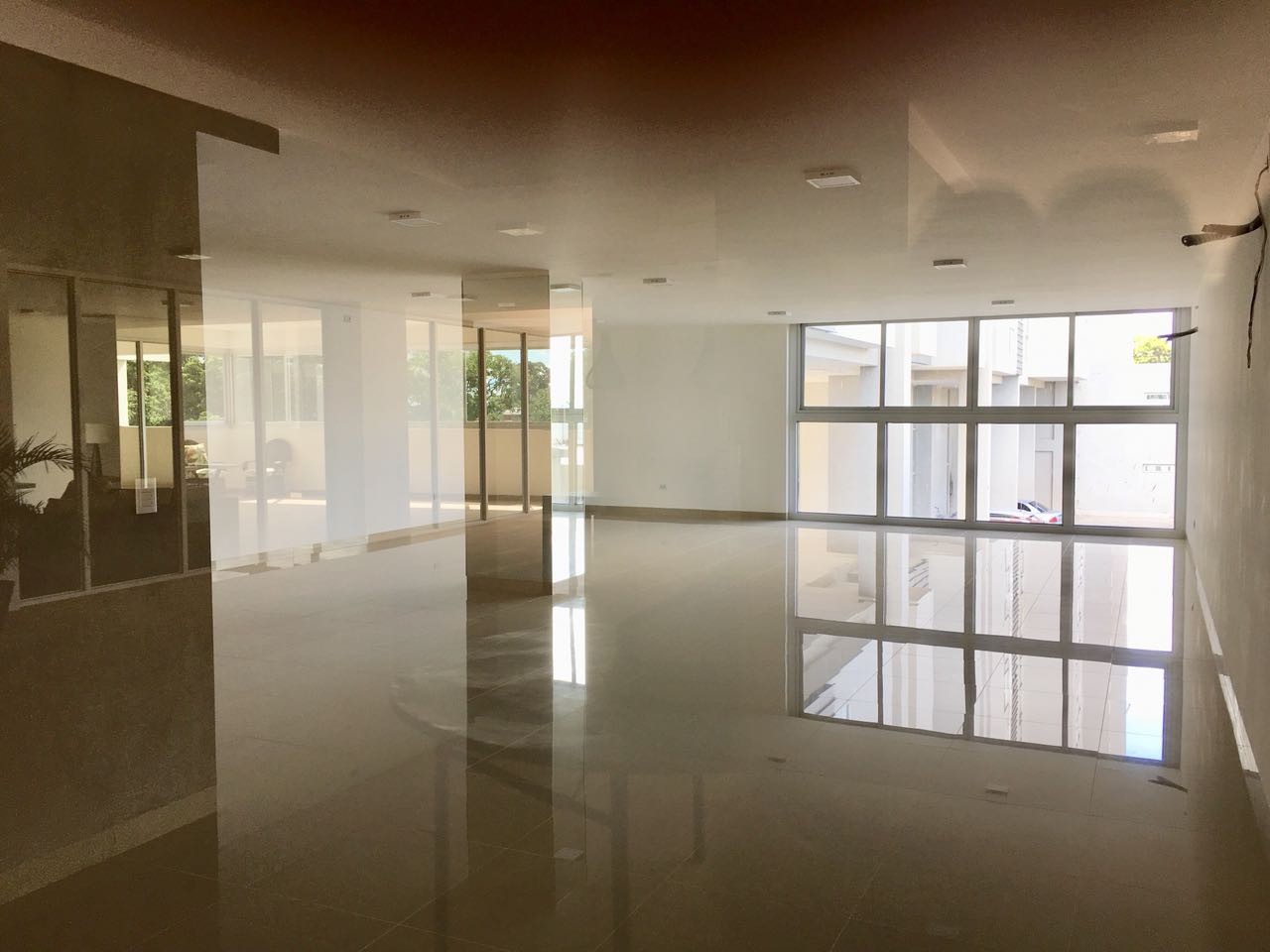 Departamento en Entre 6to y 7mo anillo Norte en Santa Cruz de la Sierra 3 dormitorios 2 baños  Foto 6