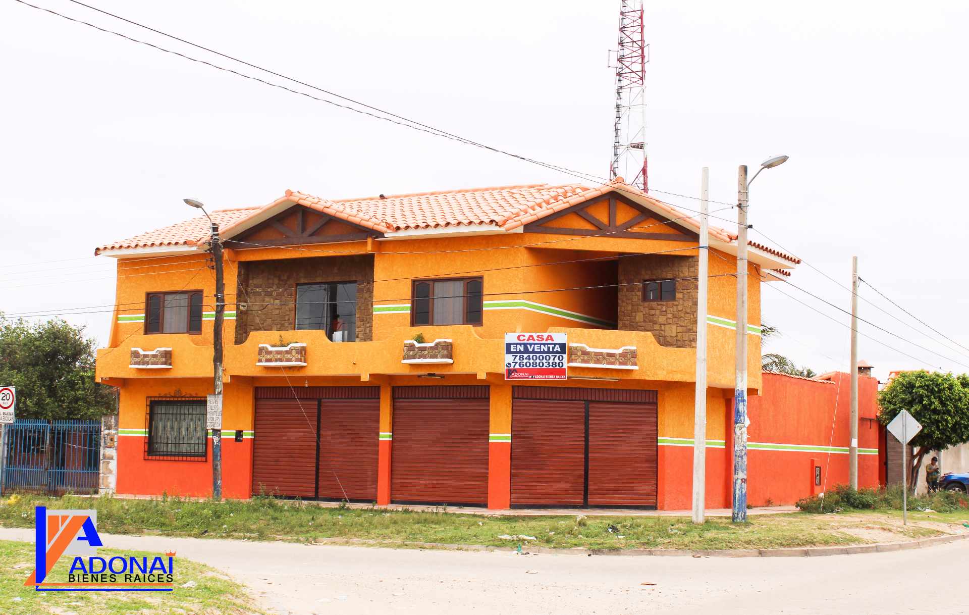 Casa en VentaZONA SUD ESTE PLAN 3000 PROXIMO AL MERCADO LOS POCITOS!! 8 dormitorios 3 baños 6 parqueos Foto 7