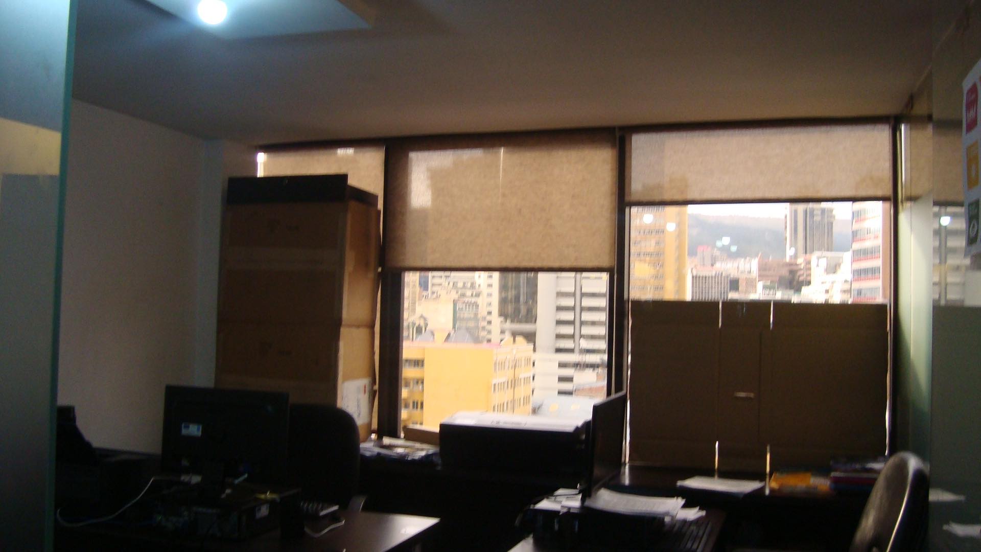 Oficina en AlquilerFederico Suazo esq. Bueno,Nº 1598  Edificio Park Inn,  Foto 3