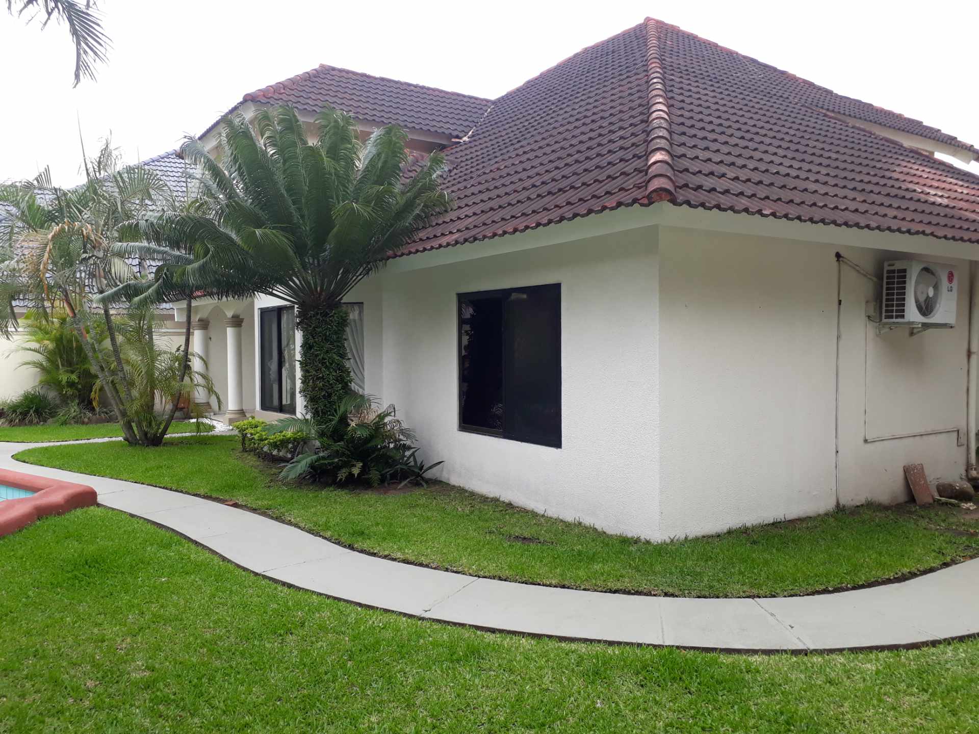 En Alquiler a $us 700 Foto 8