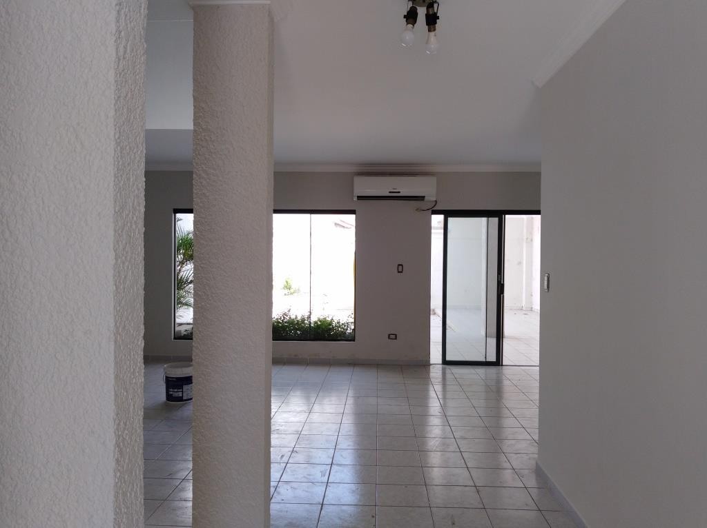 Casa en AlquilerBARRIO LAS PALMERAS - AVENIDA SAN AURELIO 3er y 4º anillo Foto 3