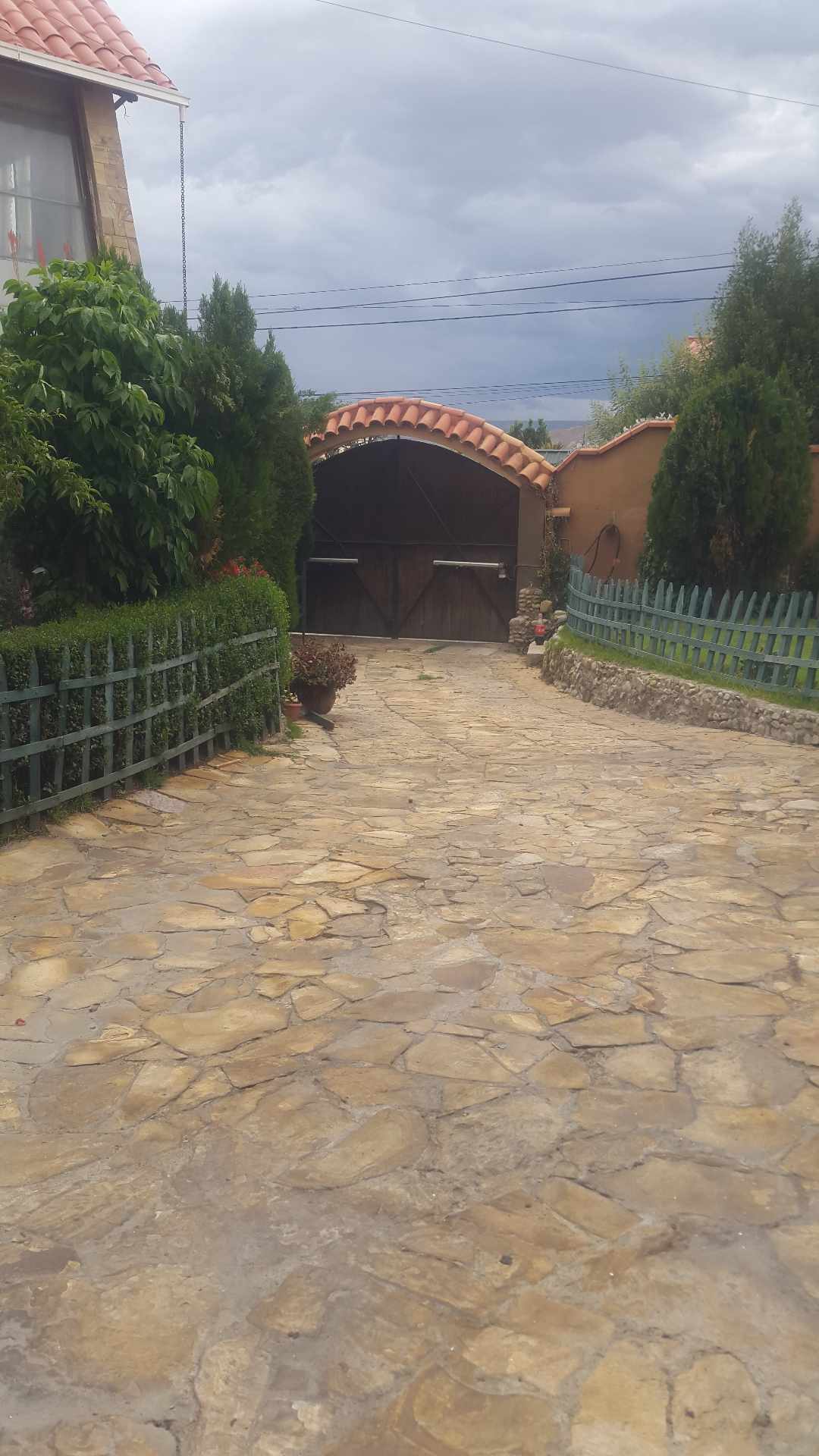 Casa en Achumani en La Paz 4 dormitorios 4 baños 4 parqueos Foto 1