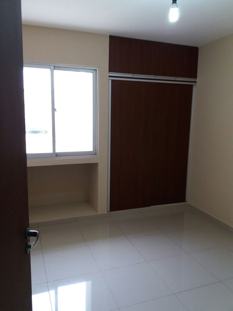 Casa en AlquilerINMOBILIARIA ofrece; En alquiler casa en condominio, zona norte av. Banzer  km 10  Foto 18