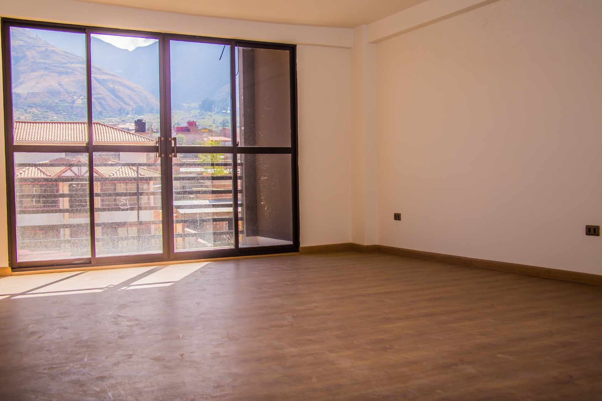 Departamento en Tiquipaya en Cochabamba 3 dormitorios 3 baños 2 parqueos Foto 2