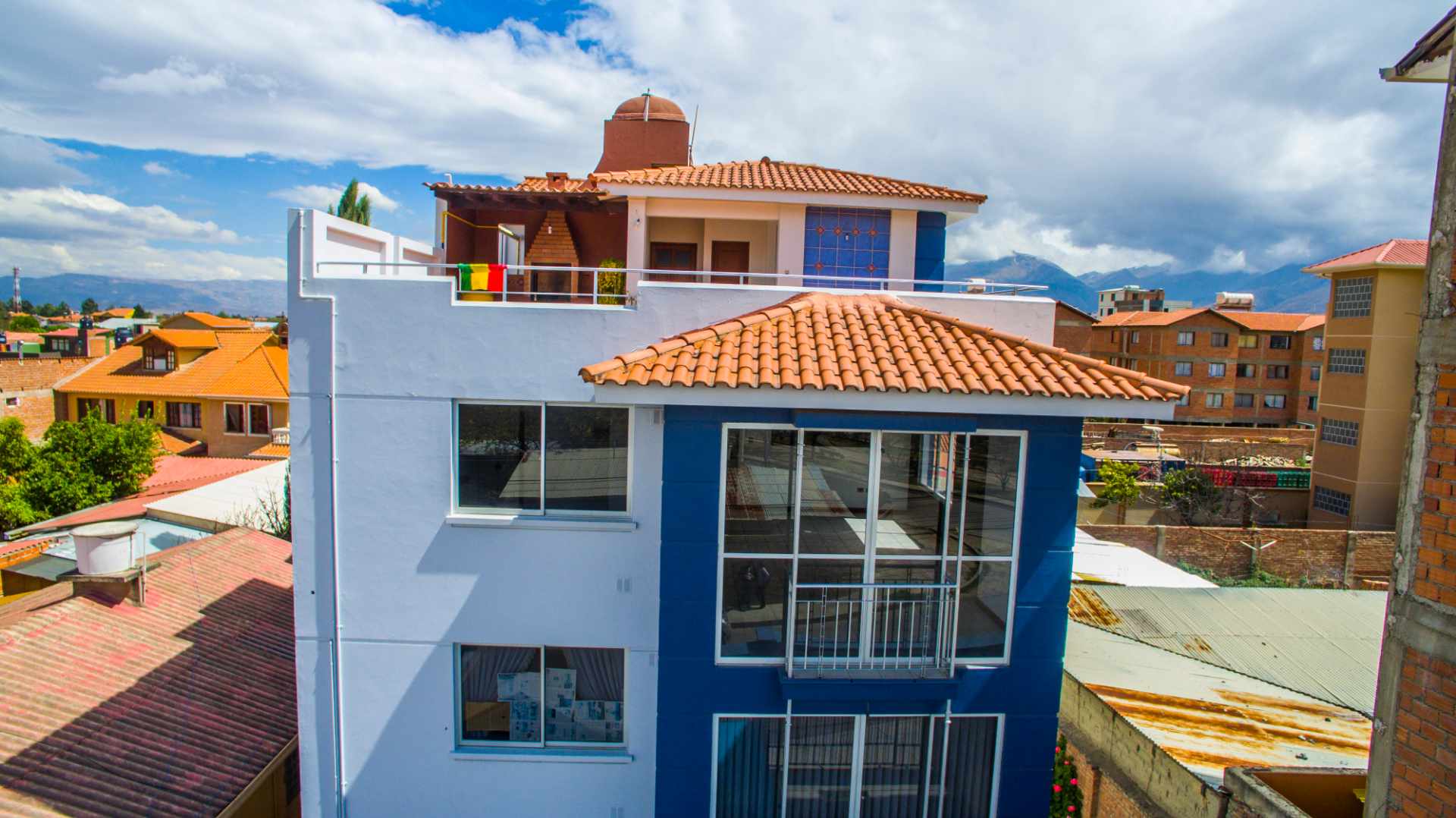 Departamento en Sarco en Cochabamba 4 dormitorios 3 baños 1 parqueos Foto 1