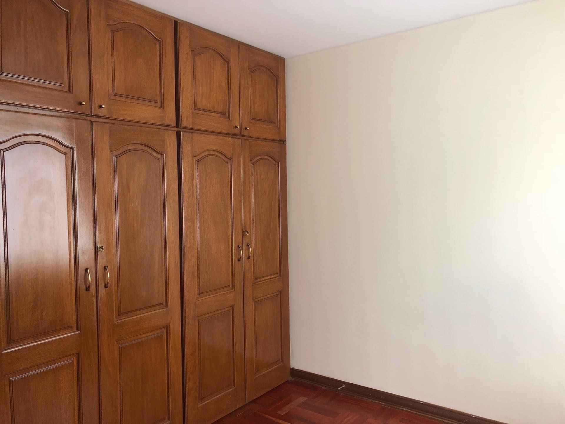 Departamento en San Miguel en La Paz 3 dormitorios 3 baños 1 parqueos Foto 5