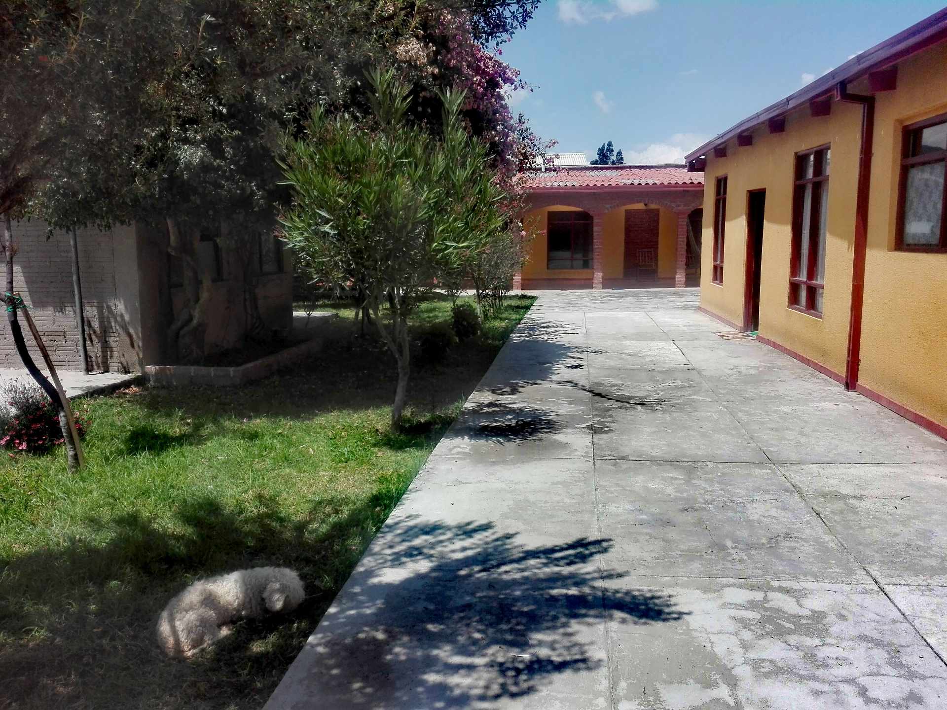 Casa en Mallasa en La Paz 6 dormitorios 3 baños 3 parqueos Foto 1