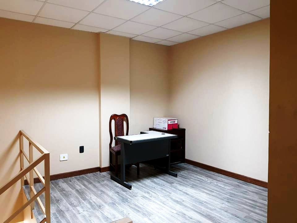 Oficina en Venta¡INMOBILIARIA ITAI OFERTA UNA PRECIOSA OFICINA EN VENTA! Zona Centro 5 dormitorios 2 baños  Foto 5