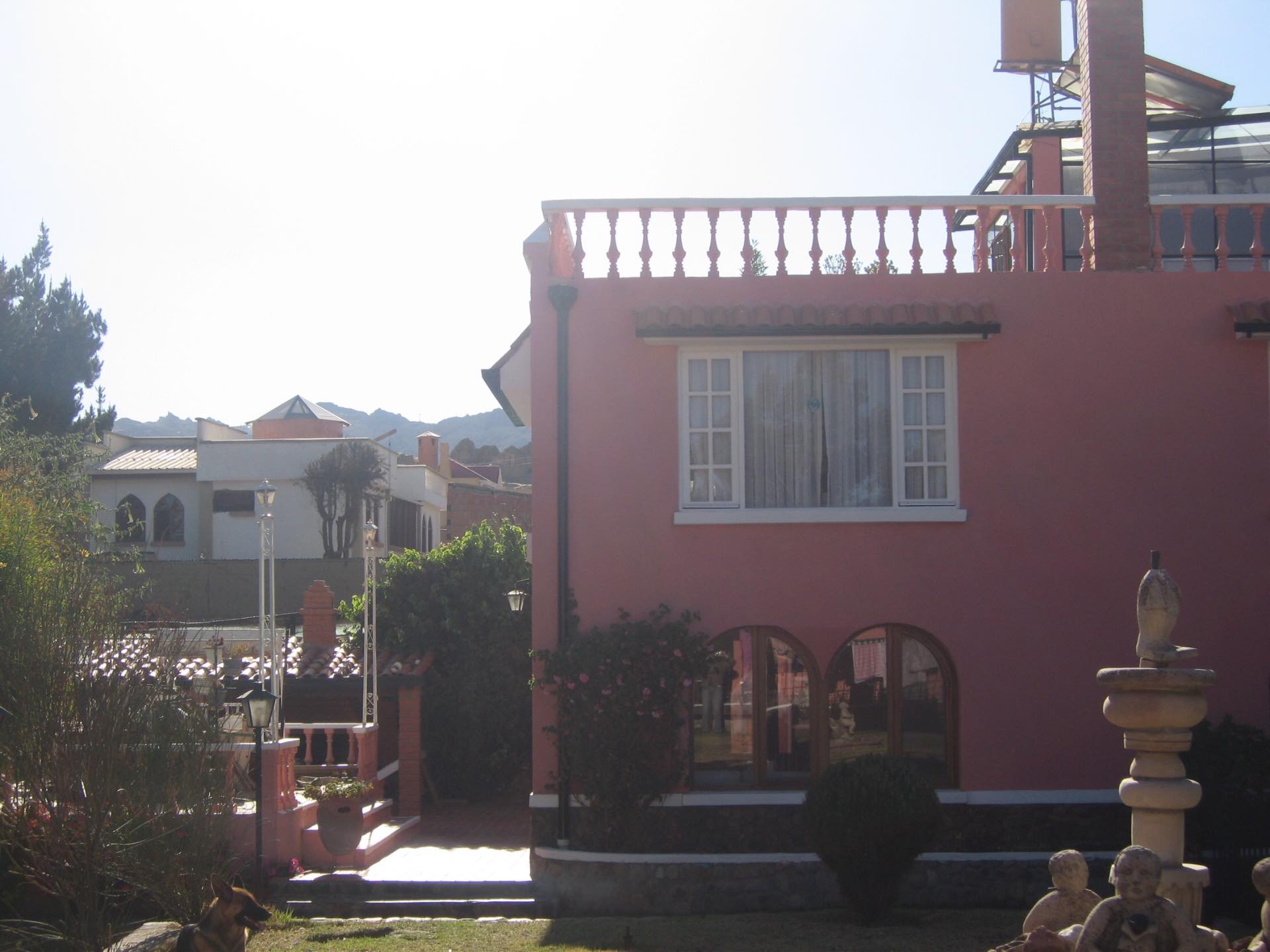Casa en Mallasa en La Paz 4 dormitorios 5 baños 6 parqueos Foto 2