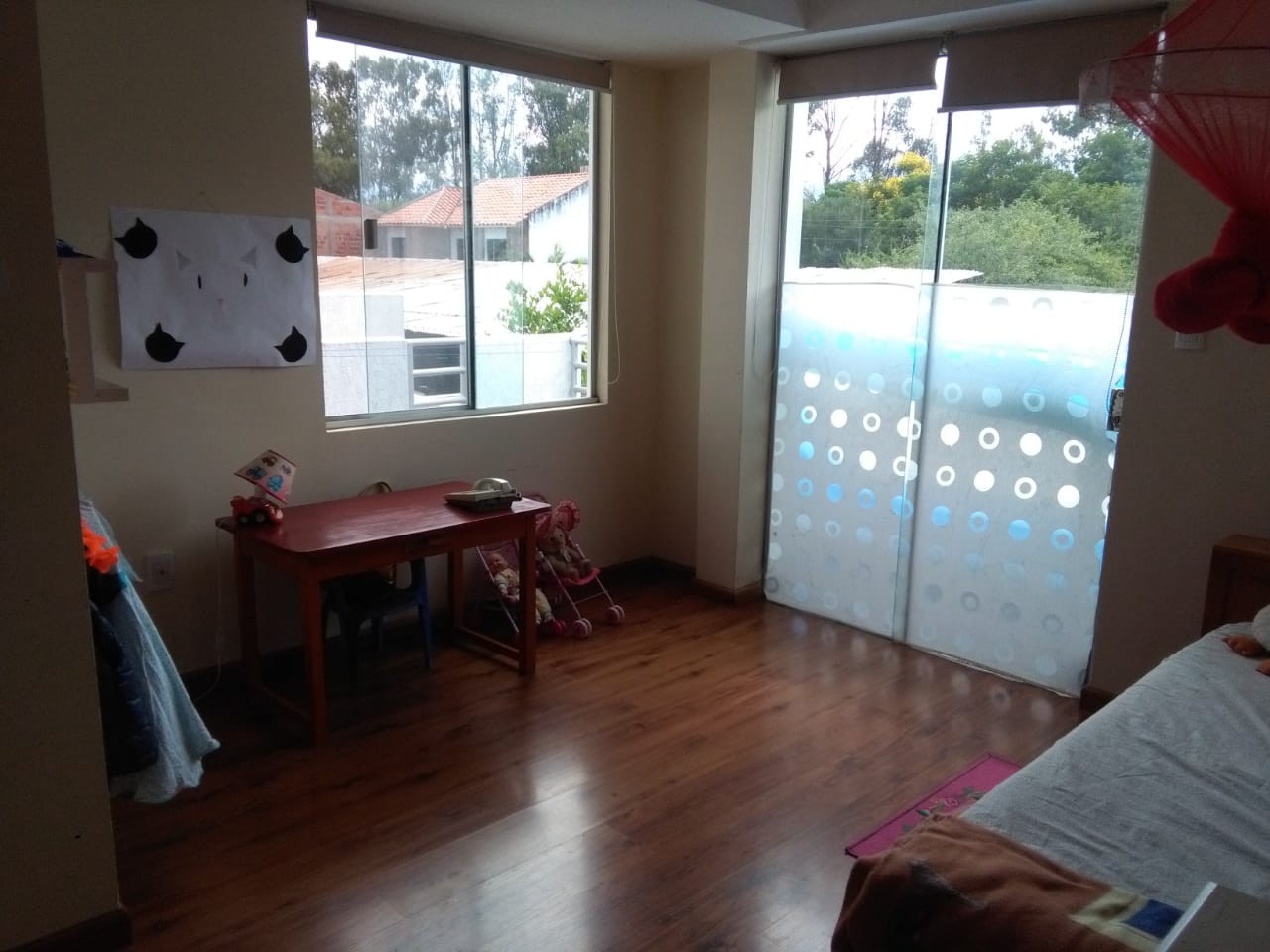 Casa en San Gerónimo en Tarija 4 dormitorios 3 baños 2 parqueos Foto 5