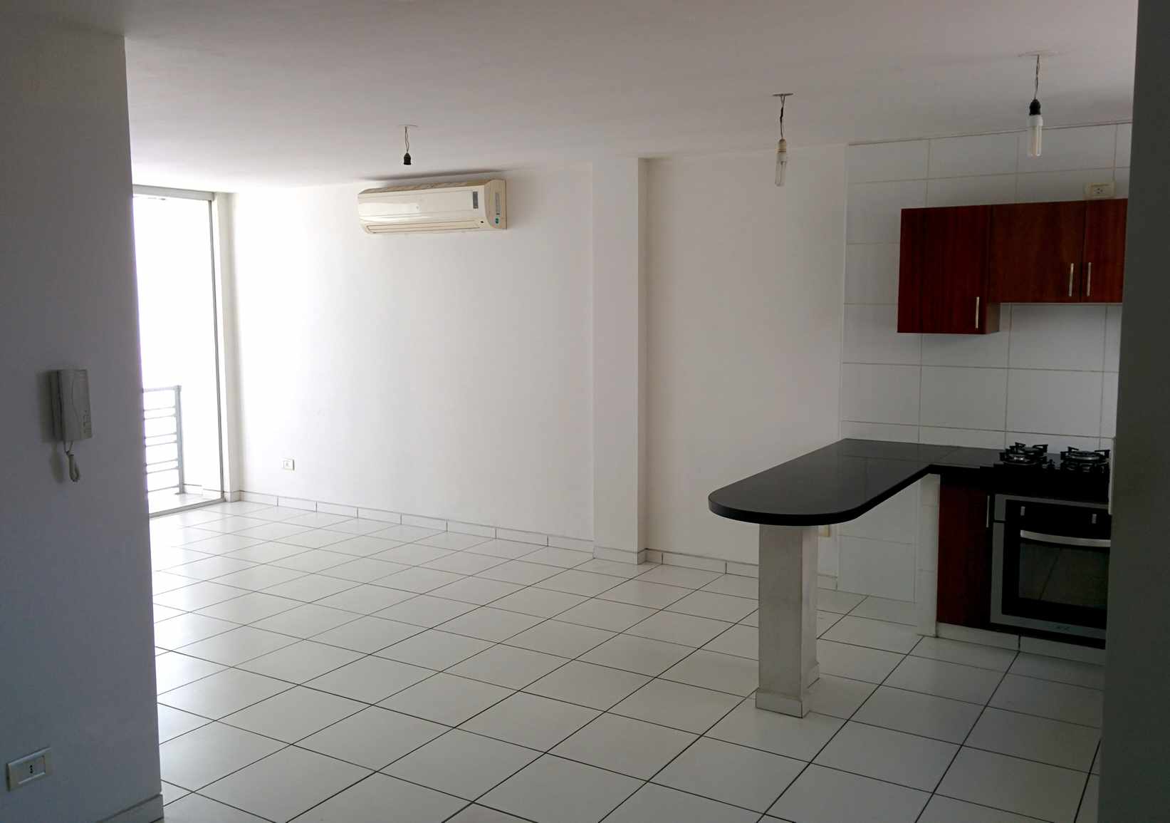 Departamento en AlquilerCalle Tarija Nro 673 2 dormitorios 2 baños 1 parqueos Foto 1