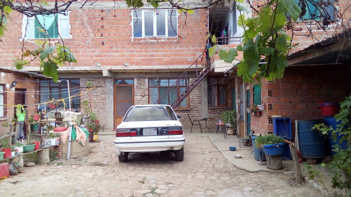 Casa en Aranjuez en Cochabamba 6 dormitorios 3 baños 3 parqueos Foto 1
