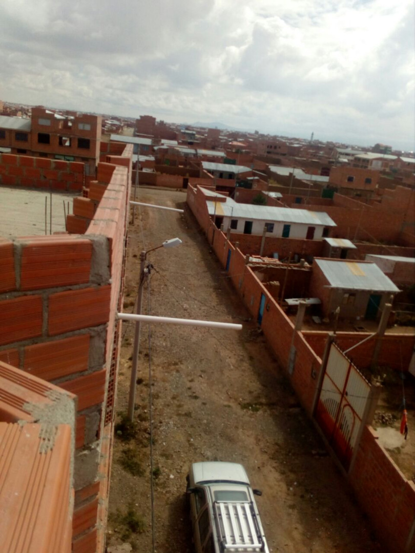 Casa en 16 de Julio en El Alto 1 dormitorios 1 baños  Foto 3
