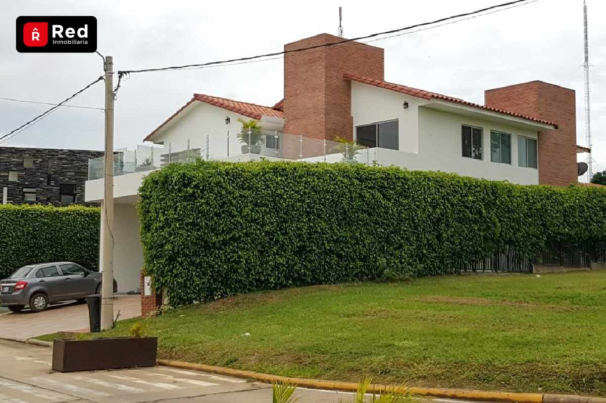 Casa en VentaURUBO - CONDOMINIO RIO SIERRA 4 dormitorios 5 baños 5 parqueos Foto 2