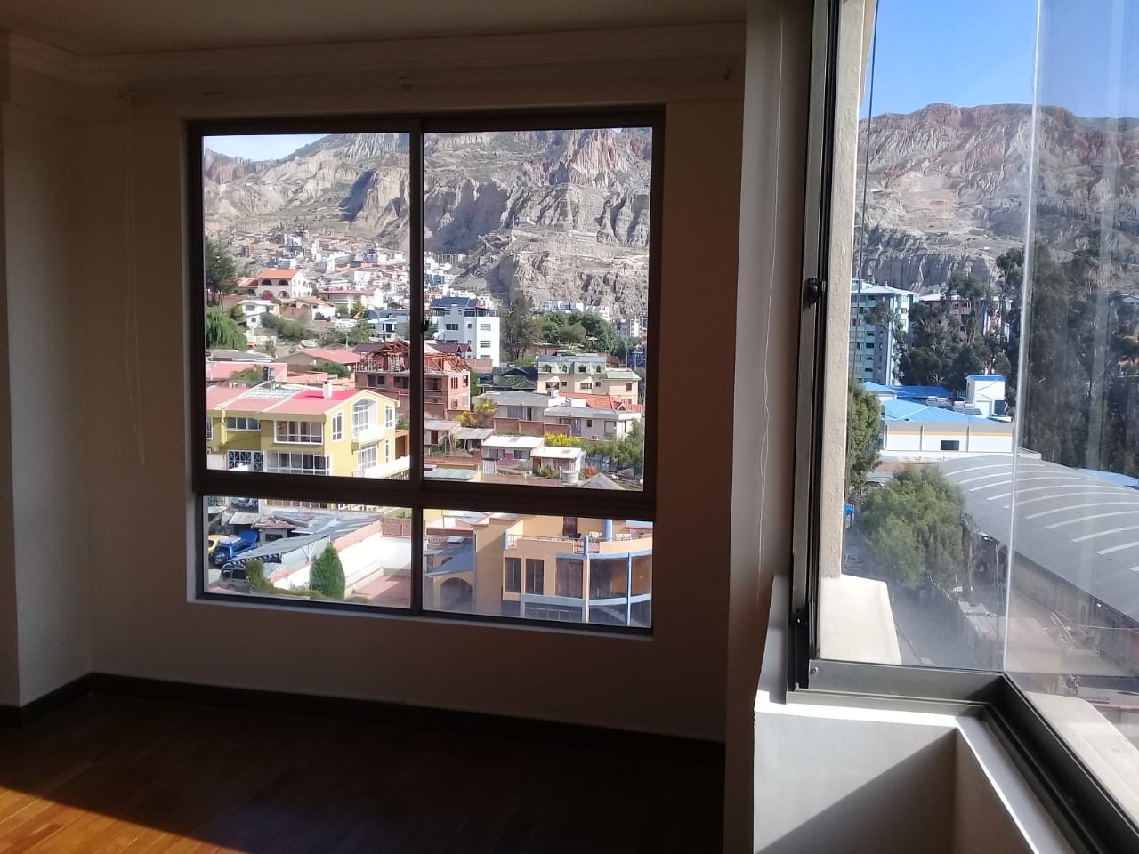 Departamento en Cota Cota en La Paz 4 dormitorios 5 baños 1 parqueos Foto 4