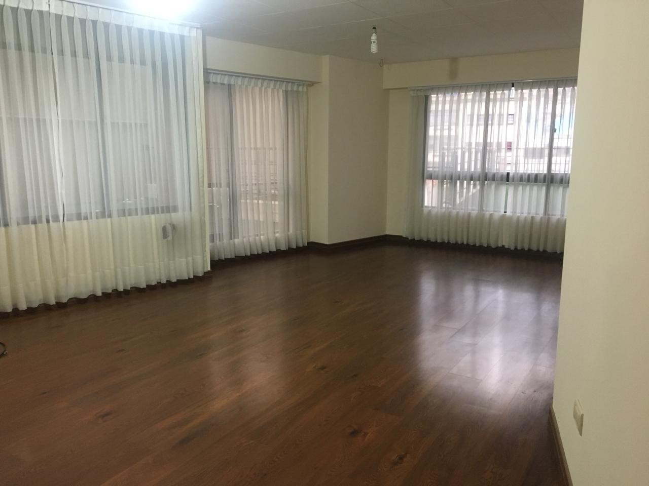 Departamento en Miraflores en La Paz 3 dormitorios 3 baños 1 parqueos Foto 6