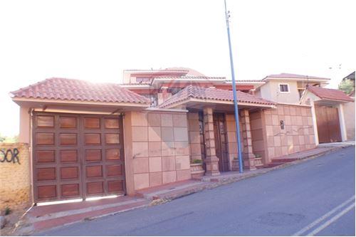 Casa en Pacata en Cochabamba 5 dormitorios 4 baños 1 parqueos Foto 1