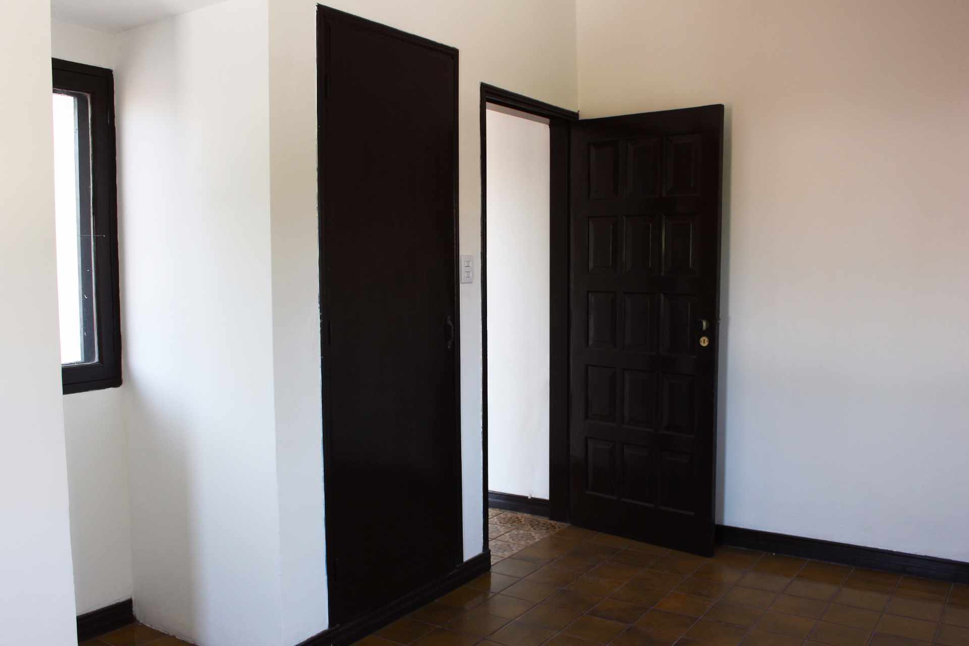 Casa Zona Equipetrol entre 2do y 3er anillo Av. San Martín calle 9 Foto 7