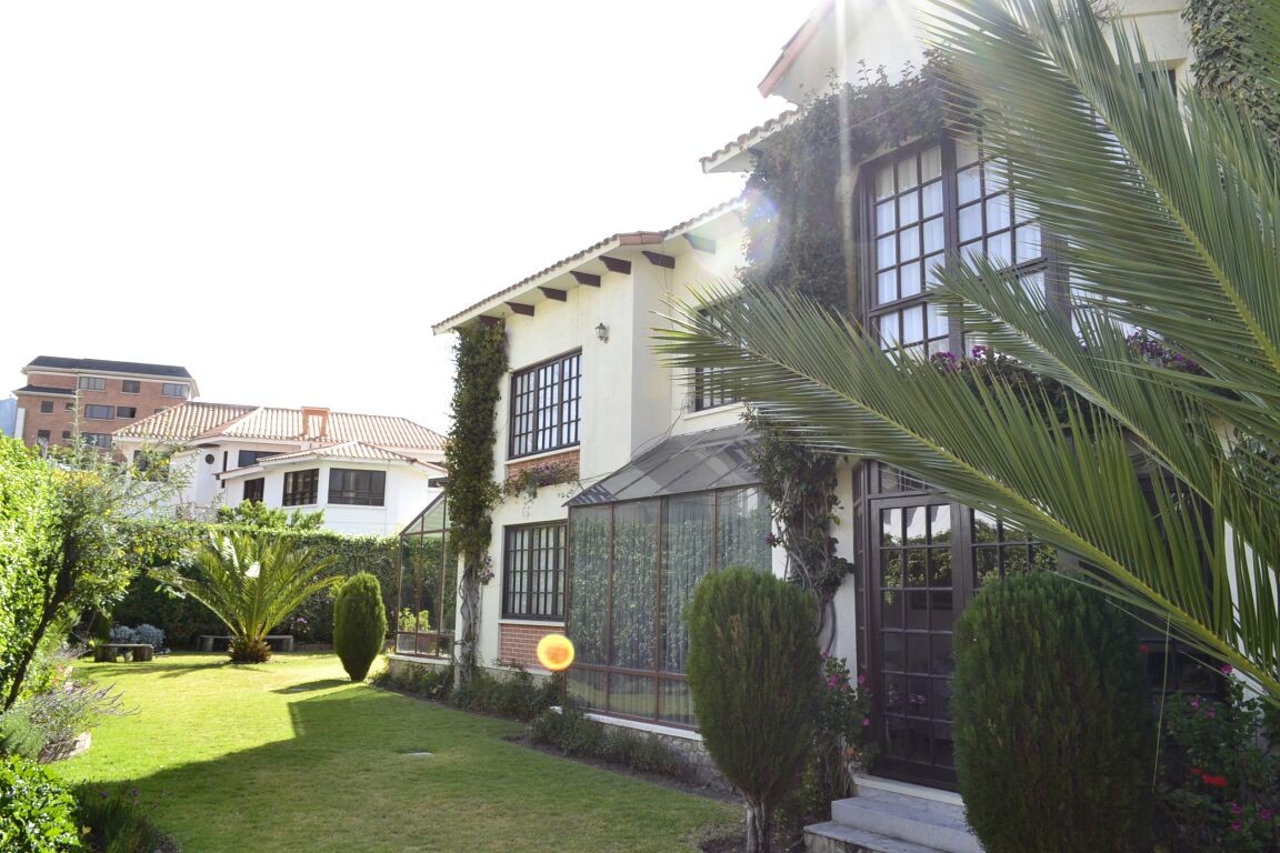 Casa Calle 8 de Achumani Nr 120 al lado del restaurante Urus sobre la calle de la panadería Chez Tim, al lado del río frente al reten policial Foto 6