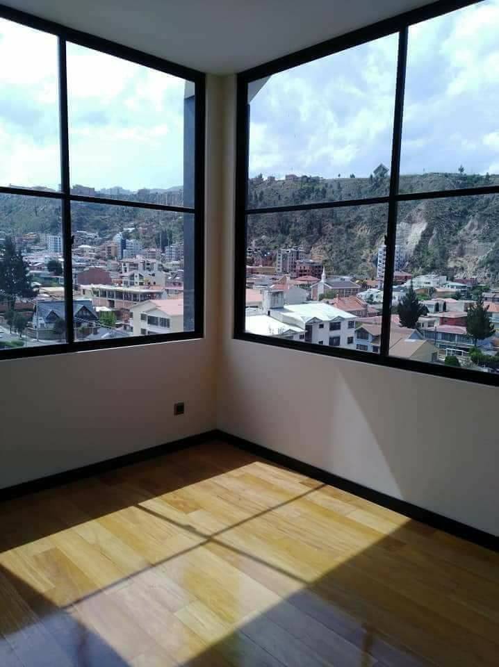 Departamento en Irpavi en La Paz 3 dormitorios 3 baños 1 parqueos Foto 4