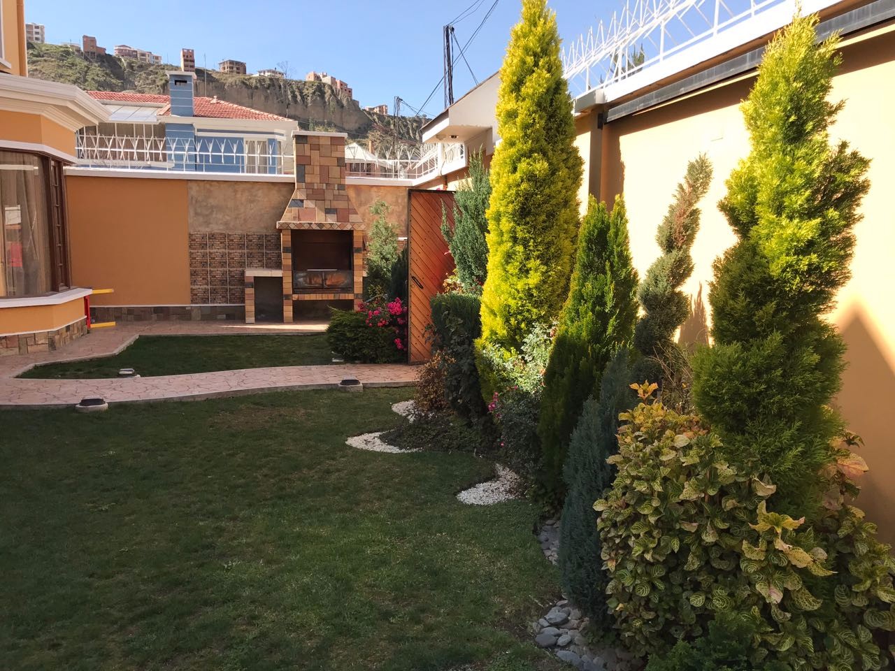 Casa en Irpavi en La Paz 3 dormitorios 3 baños 2 parqueos Foto 6