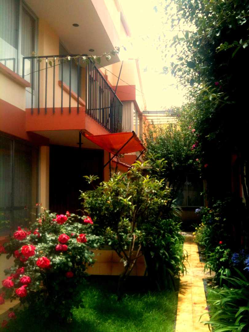 Casa en Irpavi en La Paz 7 dormitorios 5 baños 2 parqueos Foto 1