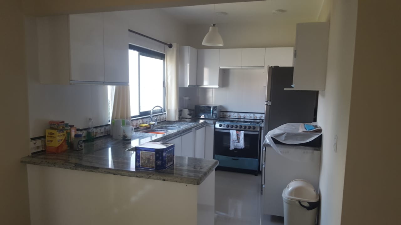 Casa en VentaBarrio GUARACACHI, Av. Rolando de Chazal entre 4to y 5to anillo. Foto 8