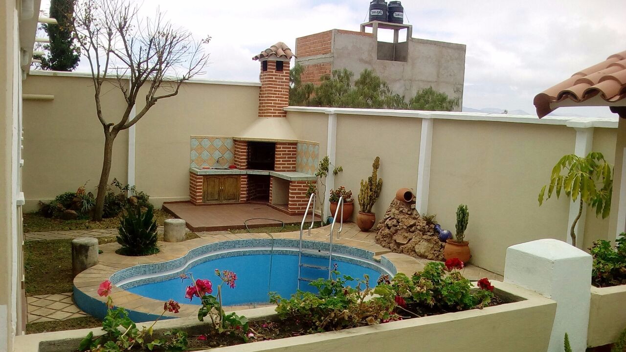 Casa en Sucre en Sucre 6 dormitorios 3 baños 1 parqueos Foto 3
