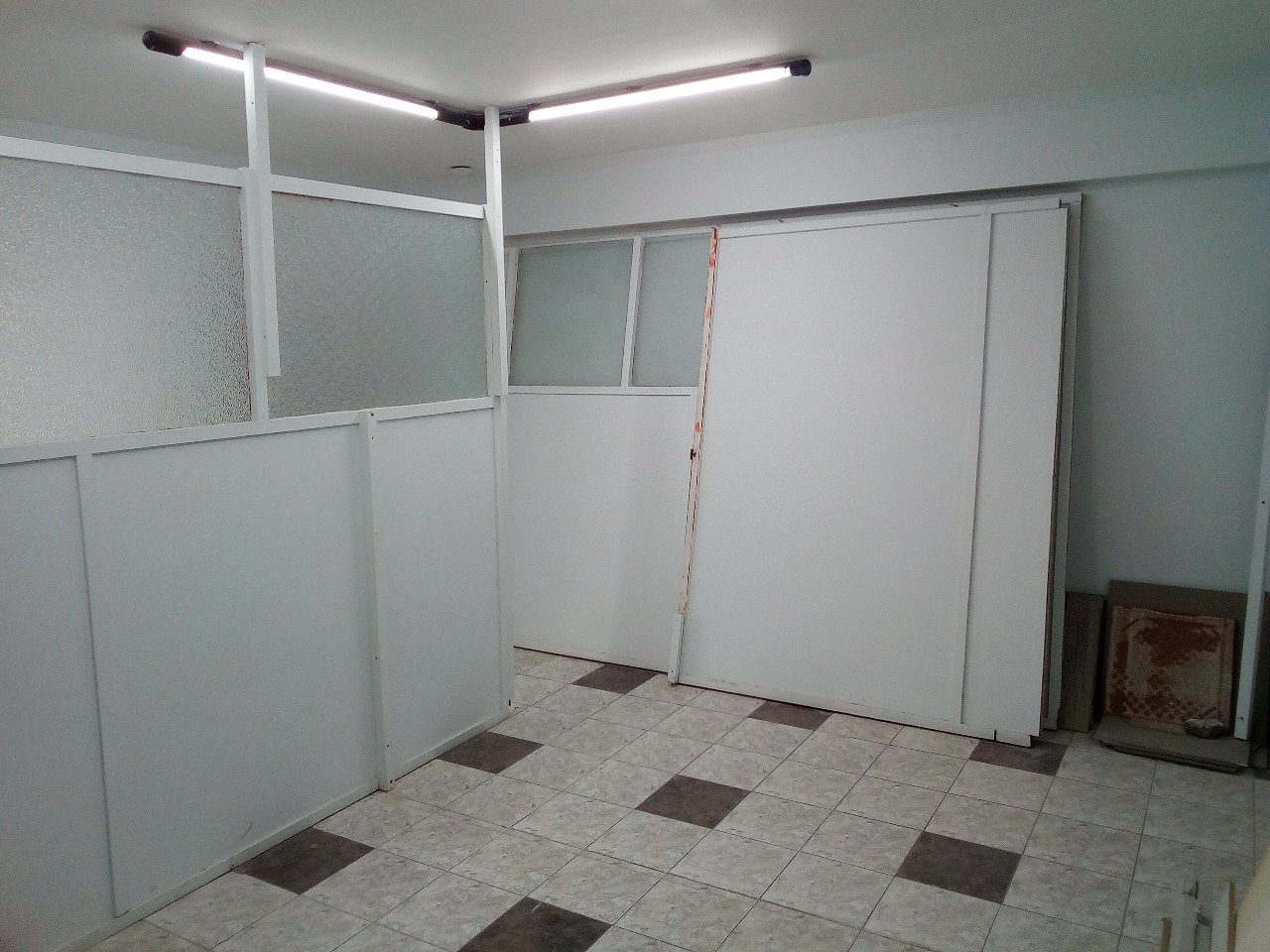 Oficina en VentaAv. Ayacucho 137. Edif. Entre Heroinas y C. Colombia 1 dormitorios 1 baños  Foto 4