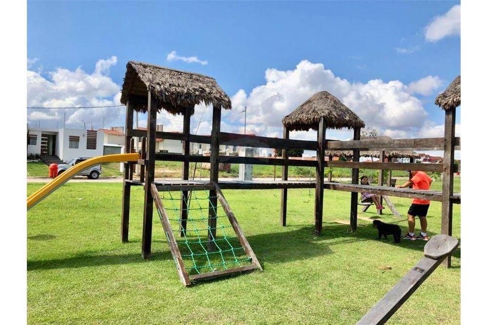 Casa en Urubó en Santa Cruz de la Sierra 5 dormitorios 5 baños 3 parqueos Foto 13