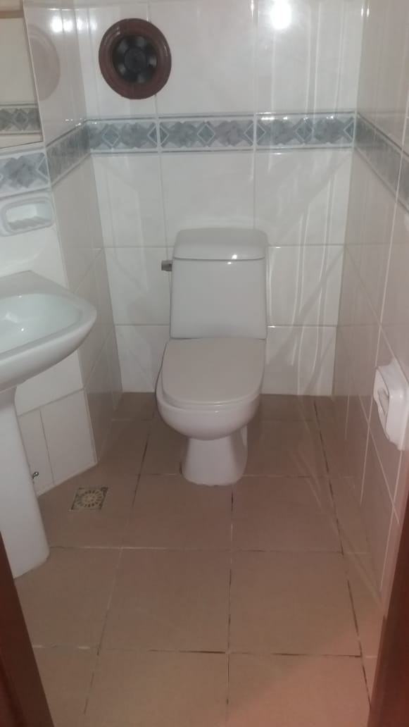 Casa ALQUILO CASA DE 2 PLANTAS, $US 700, DENTRO DE CONDOMINIO, ZONA NORTE 7MO ANILLO Foto 3